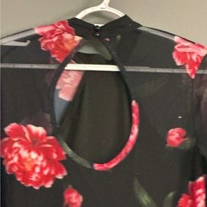 New black floral long transparent sleeves shorts for any occasion.